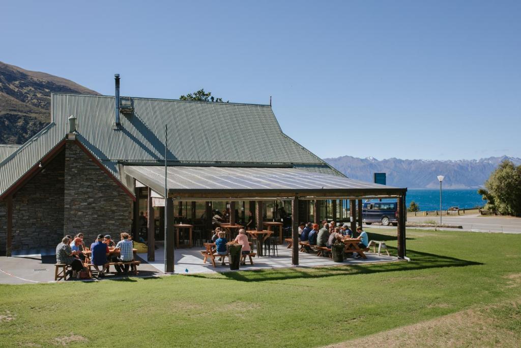 Hawea Hotel Wanaka Exterior photo